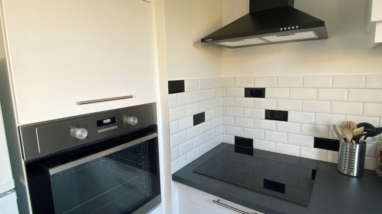 Photo of Kitchen in Poincare - Foch - Anatole France - Croix de Bourgogne