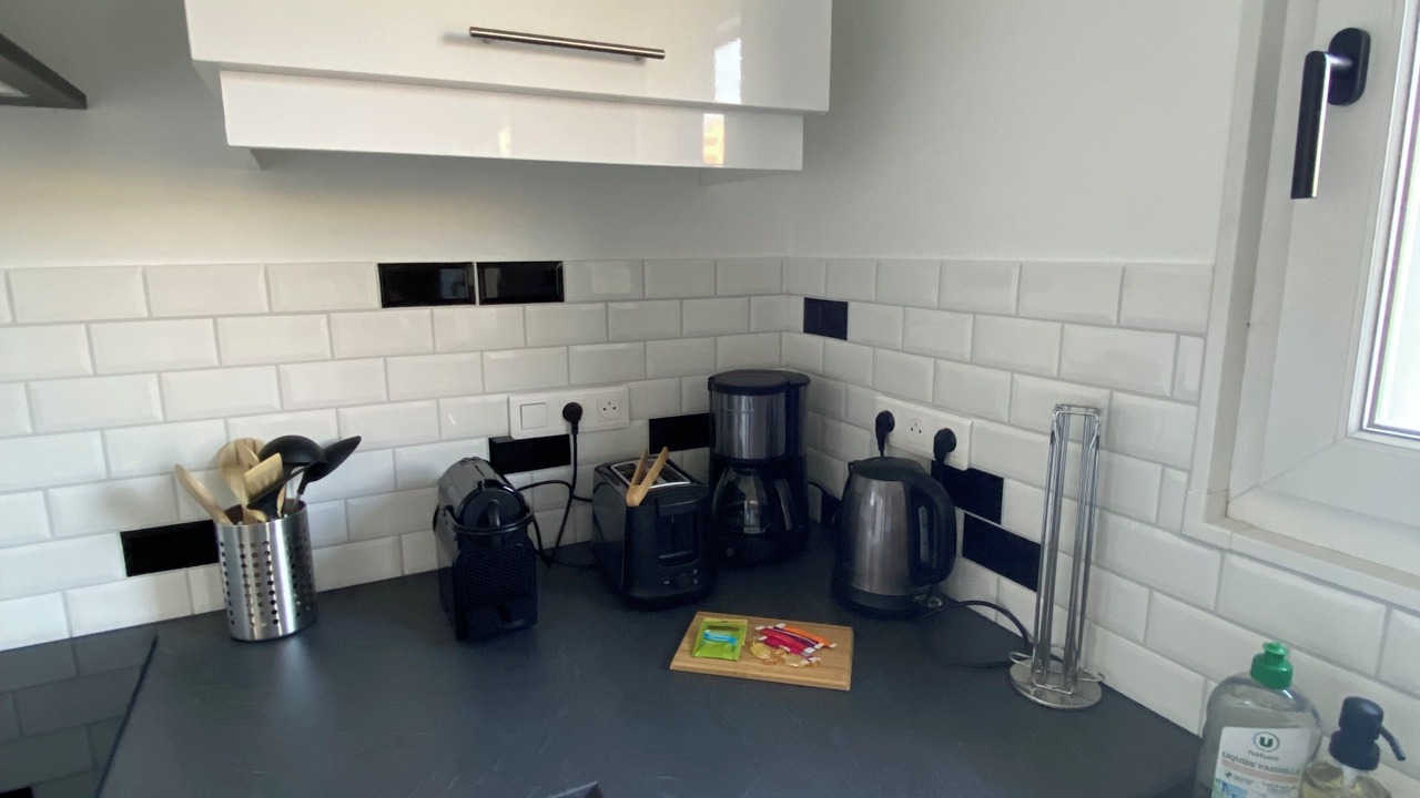 Photo of Kitchen in Poincare - Foch - Anatole France - Croix de Bourgogne
