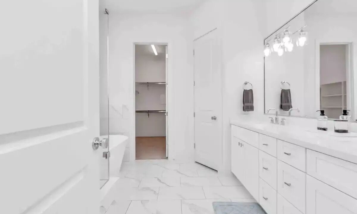 Photo of Bathroom in Shady Acres