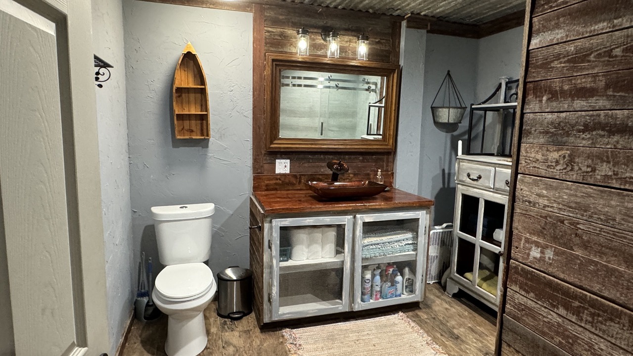 Photo of Bathroom in Leakey