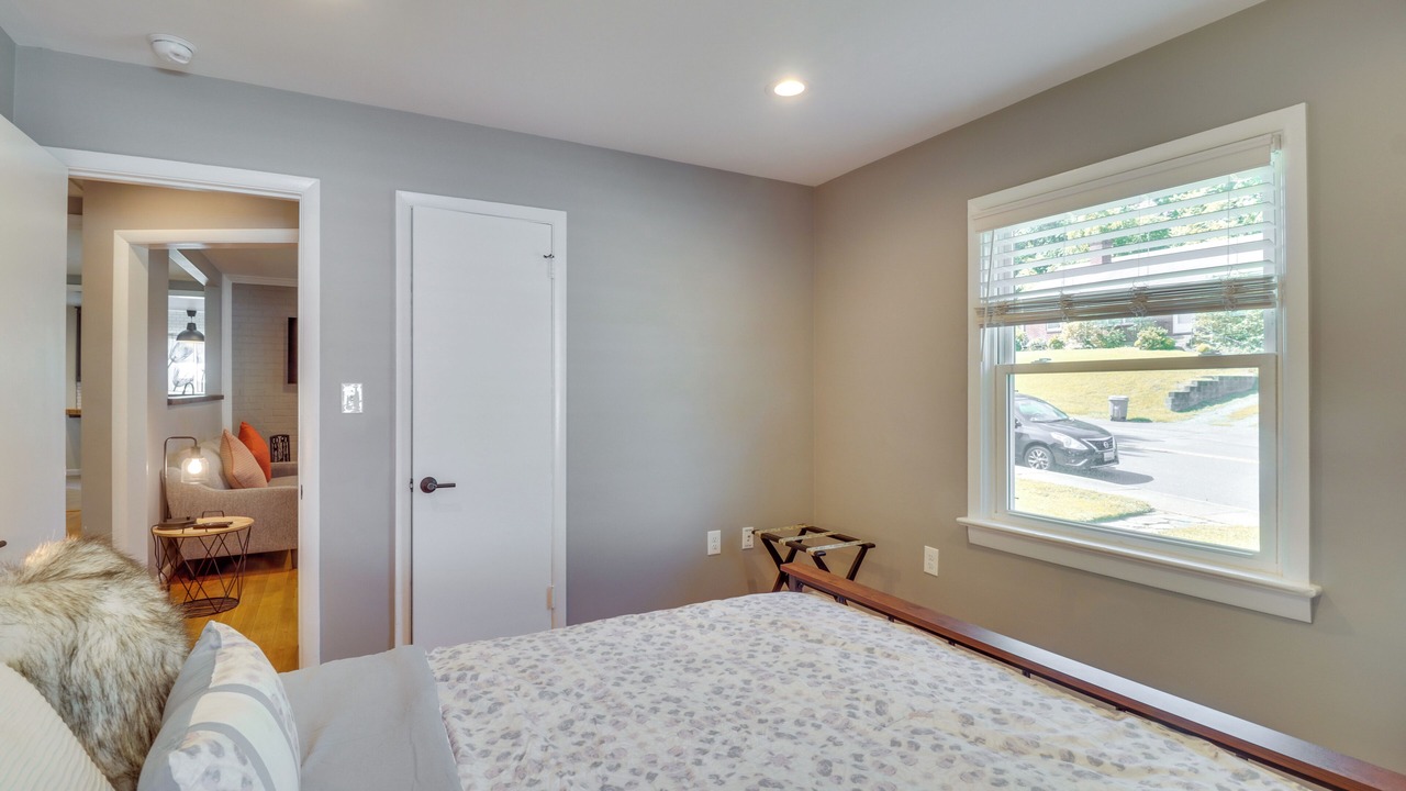 Photo of Bedroom in Fry's Spring
