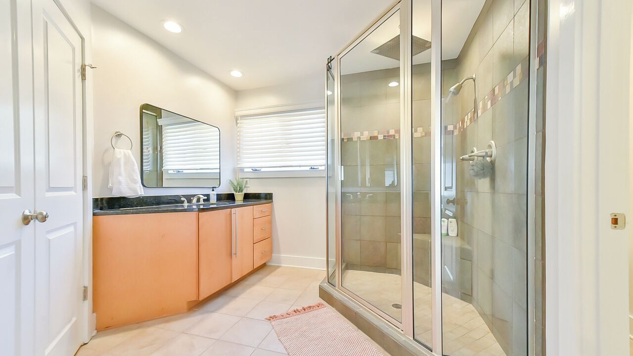Photo of Bathroom in Semora