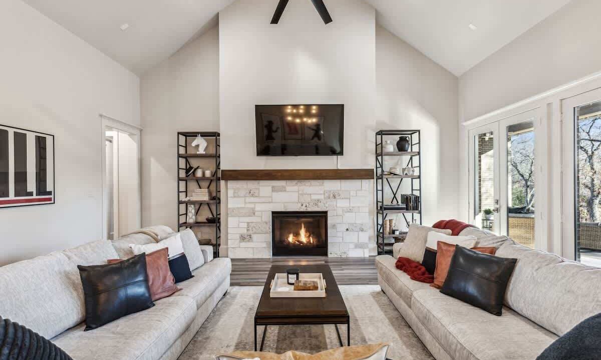Photo of Livingroom in Flower Mound