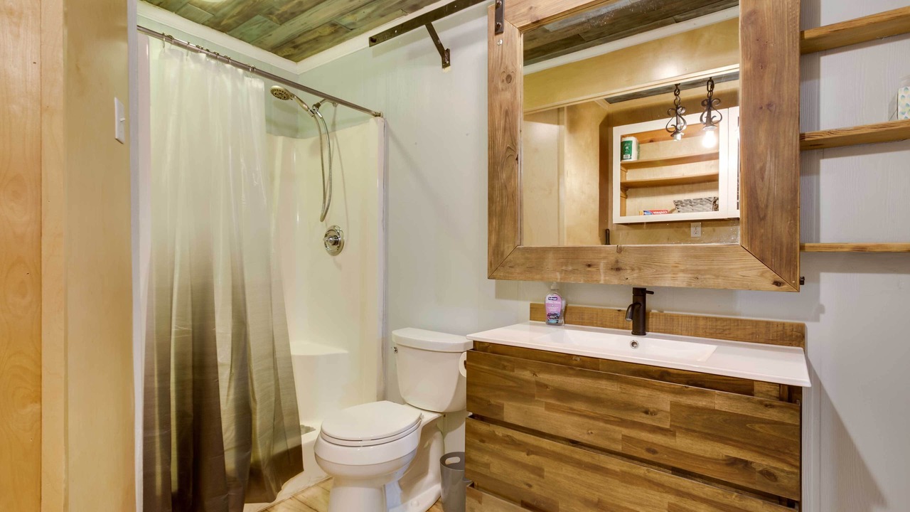 Photo of Bathroom in Golden Meadow