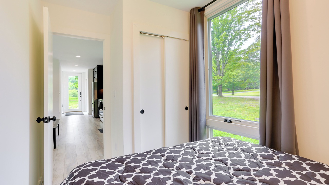 Photo of Bedroom in Swan Lake