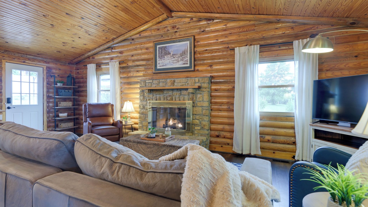 Photo of Livingroom in Brookville