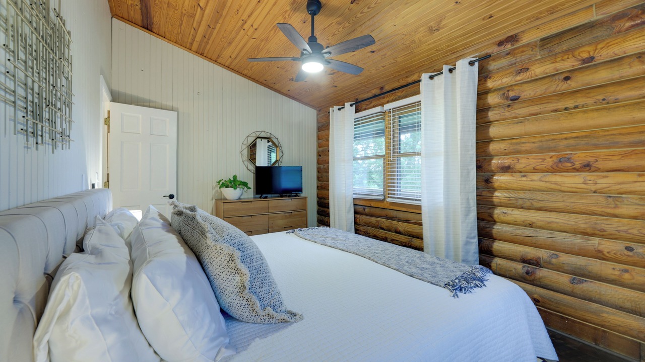 Photo of Bedroom in Brookville