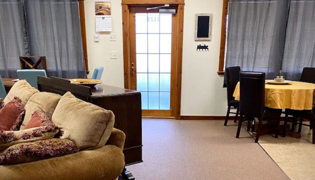 Photo of Livingroom in Darby