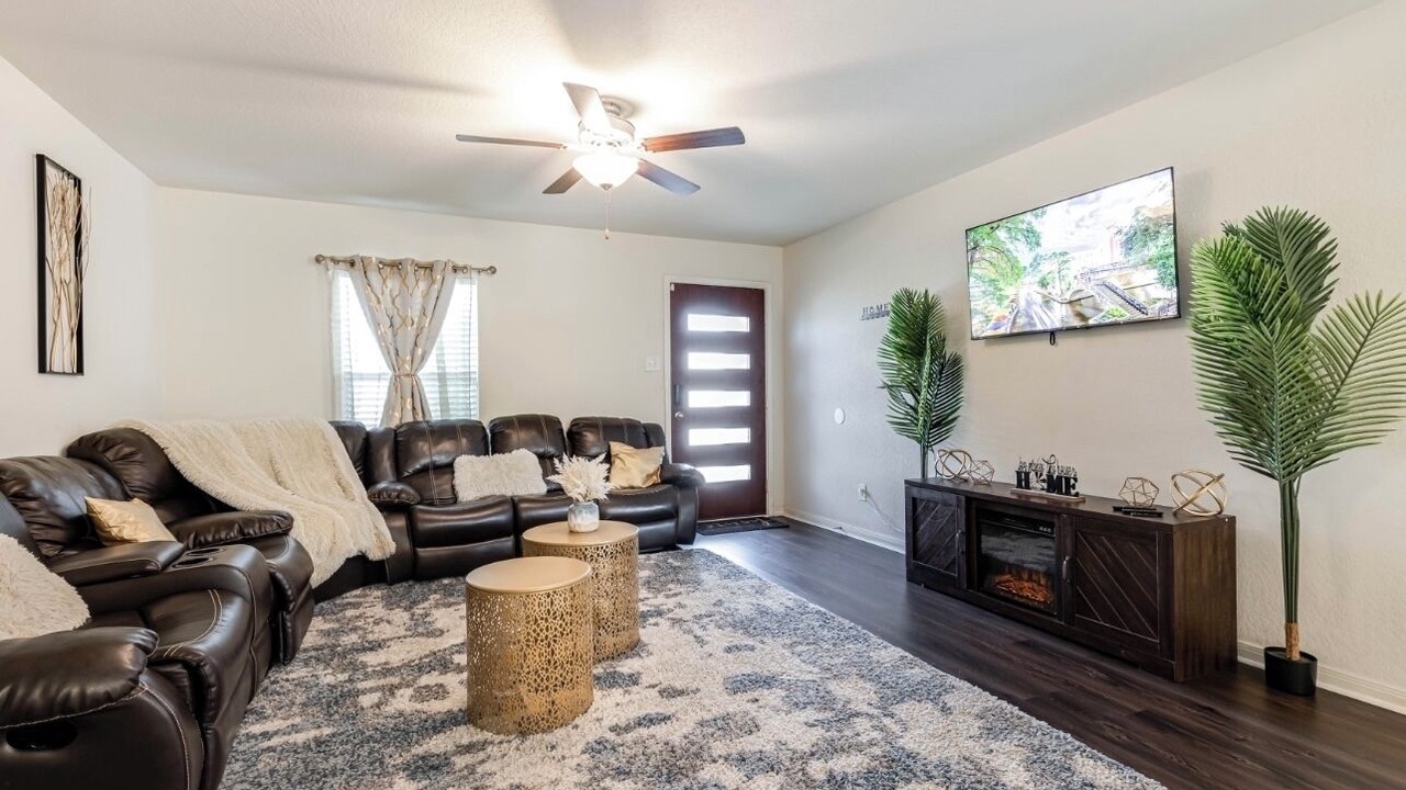 Photo of Livingroom in China Grove