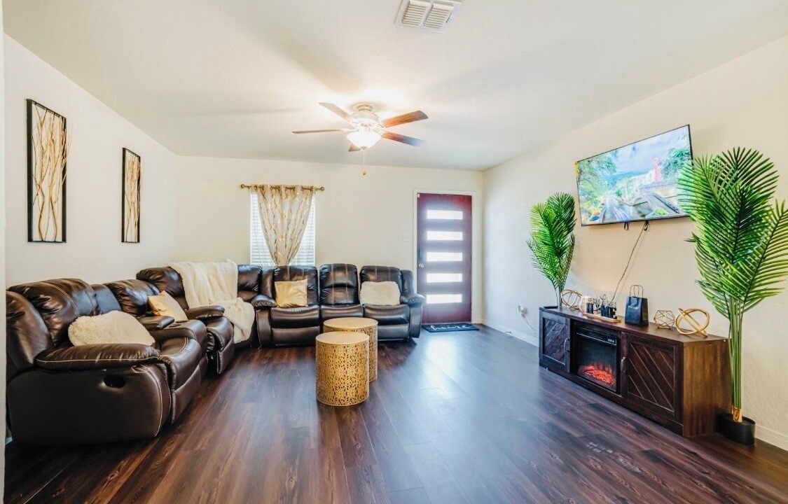 Photo of Livingroom in China Grove