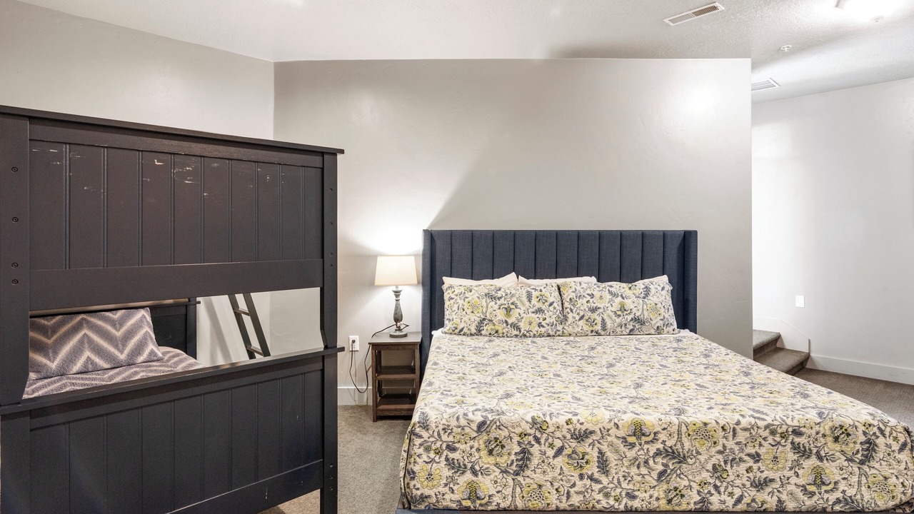 Photo of Bedroom in Harbor Village
