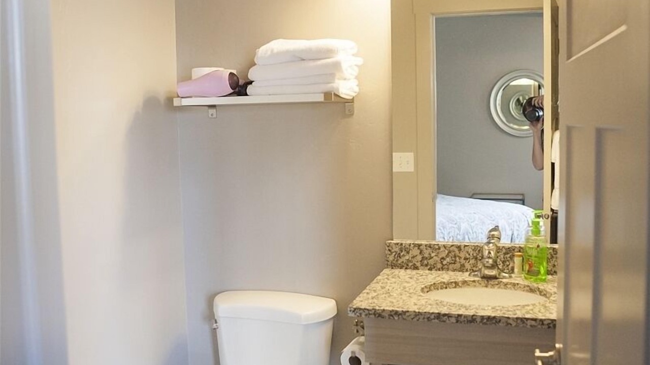 Photo of Bathroom in Harbor Village