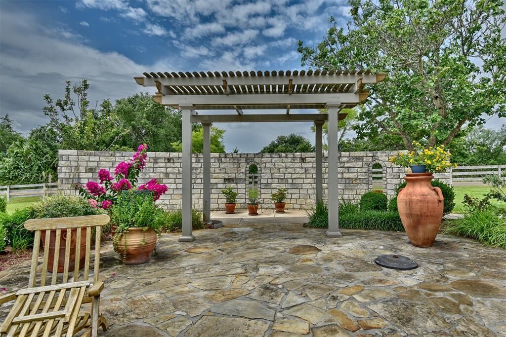 Photo of Patio Balcony in La Grange