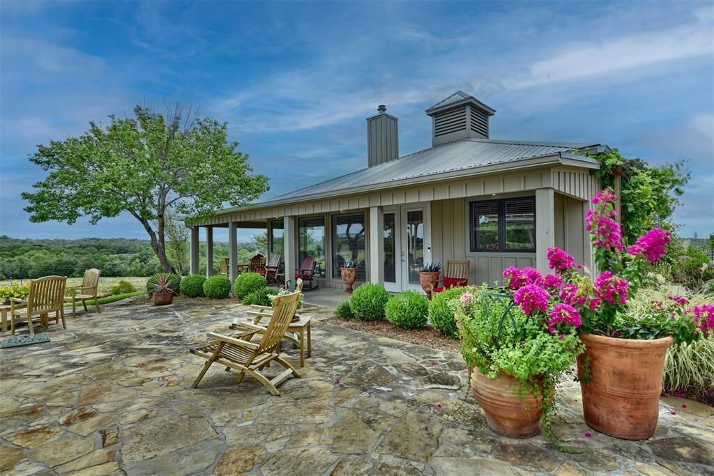 Photo of Patio Balcony in La Grange