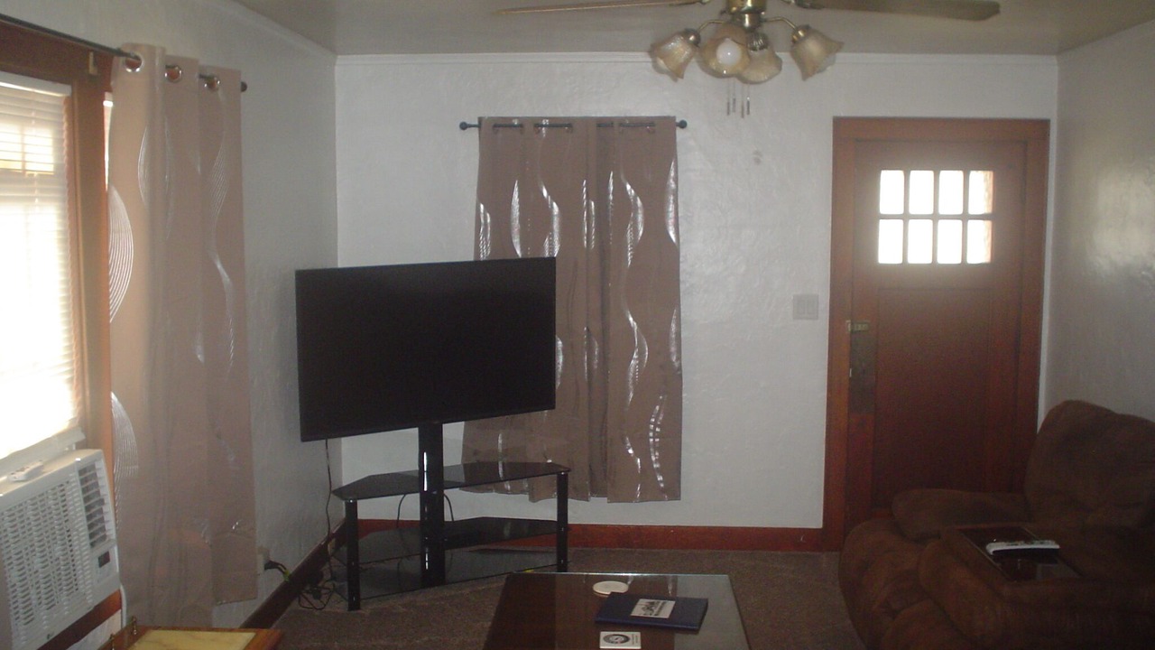 Photo of Livingroom in Jetmore