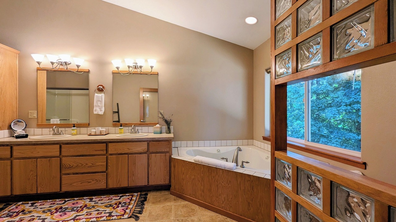Photo of Bathroom in Yamhill County