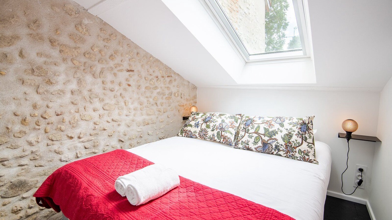 Photo of Bedroom in Charge