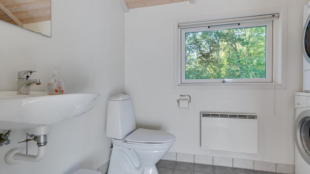 Photo of Bathroom in Hou
