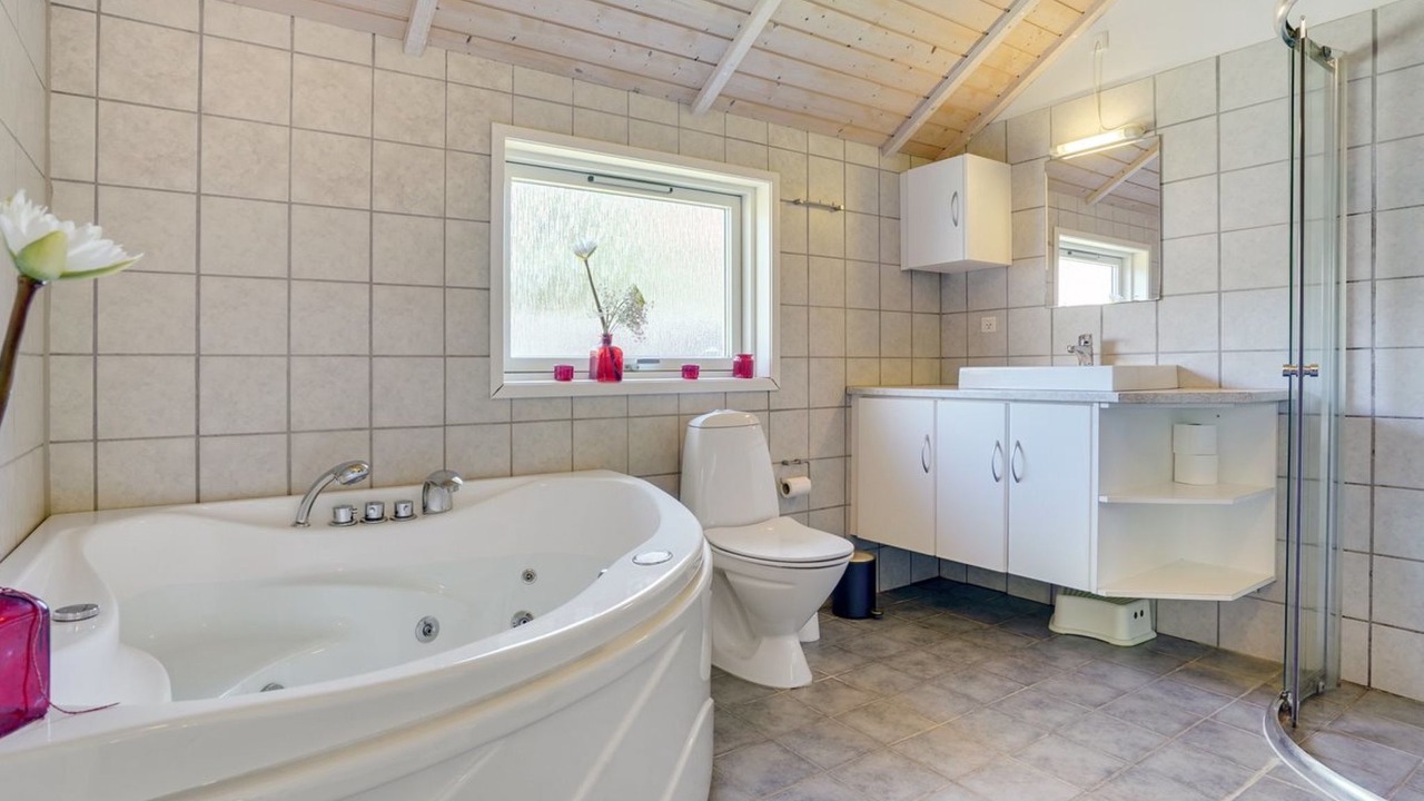 Photo of Bathroom in Hou