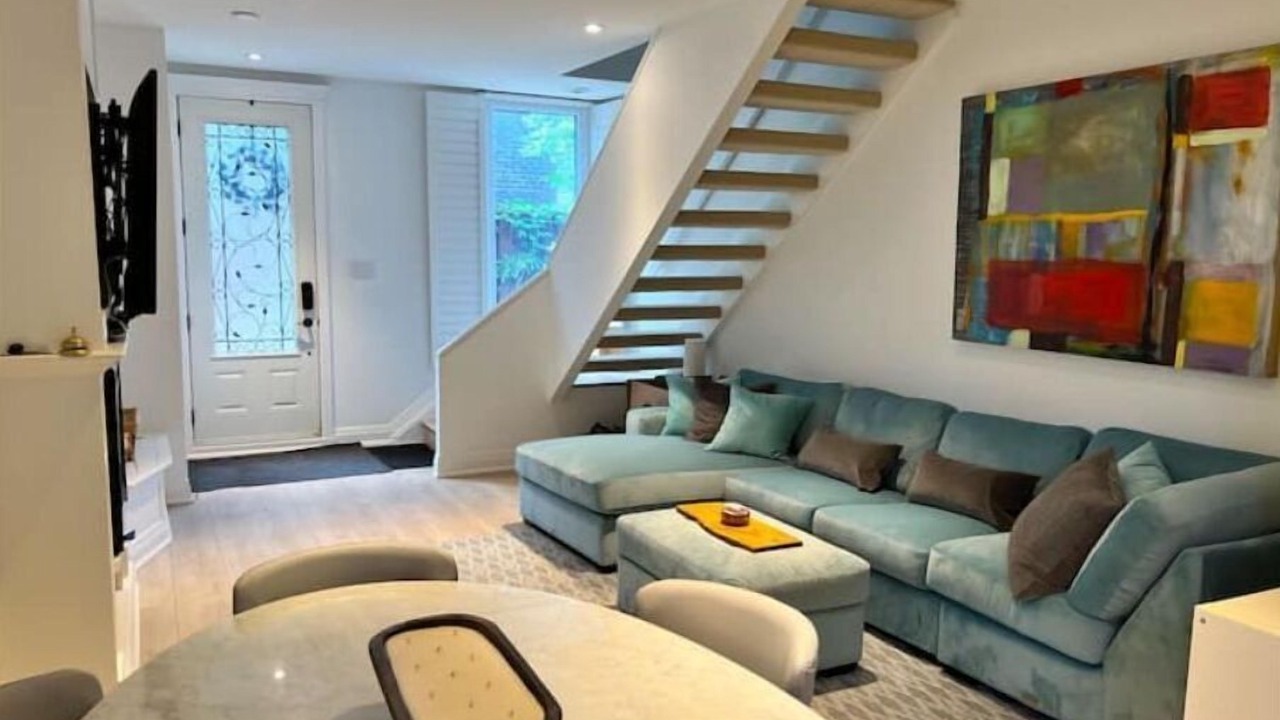 Photo of Livingroom in Leslieville