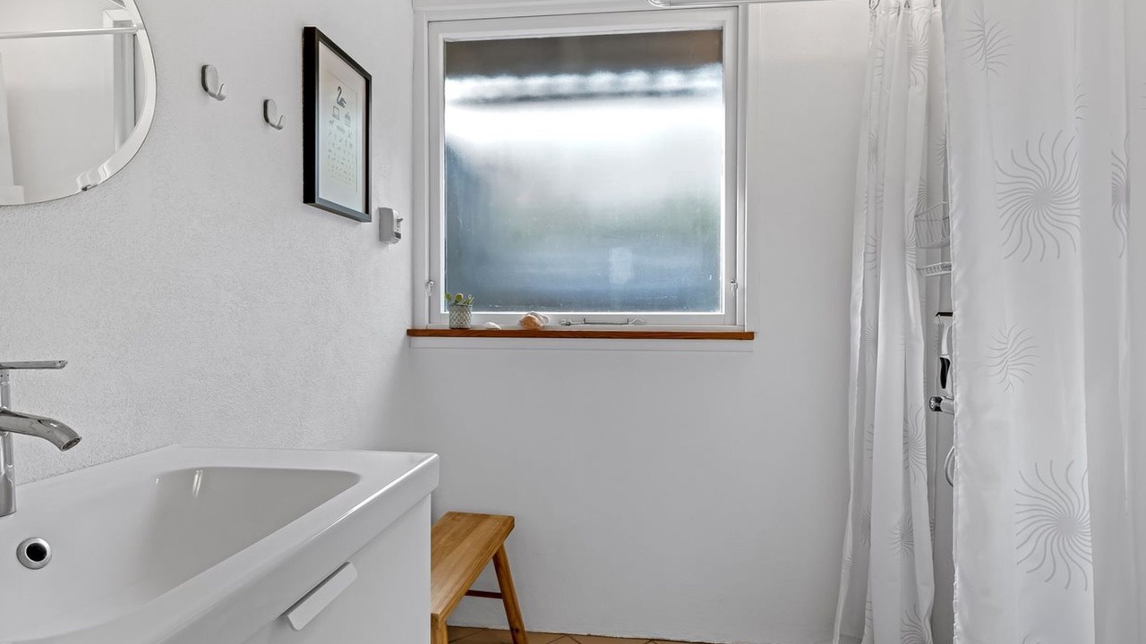 Photo of Bathroom in Fur