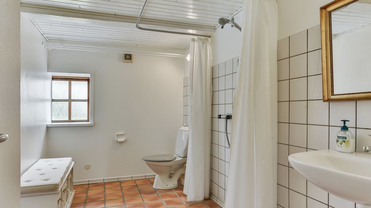 Photo of Bathroom in Lohals