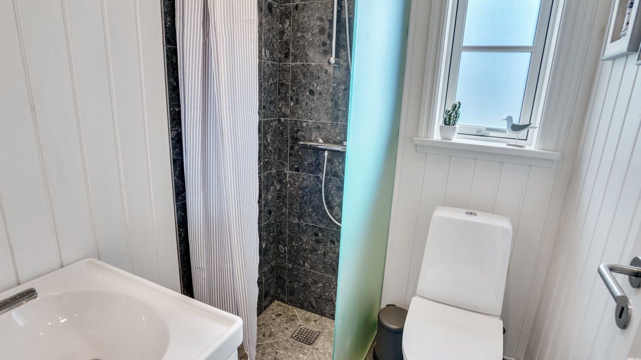 Photo of Bathroom in Hou
