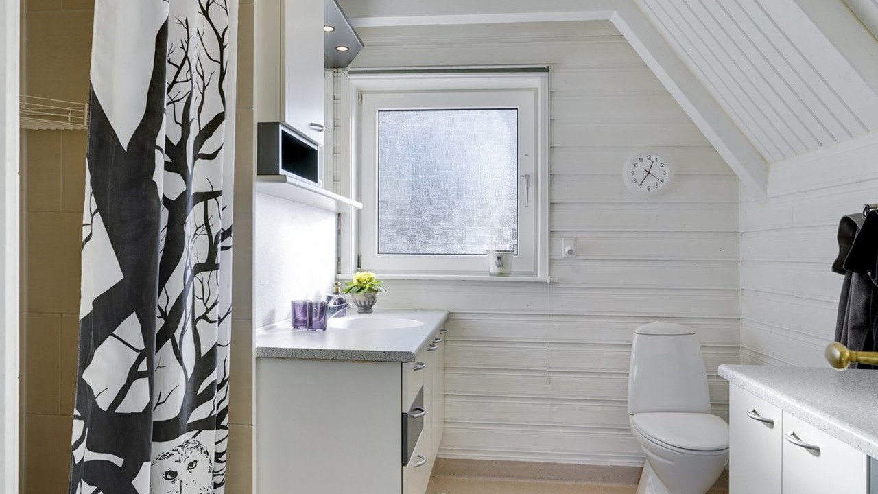 Photo of Bathroom in Logstor