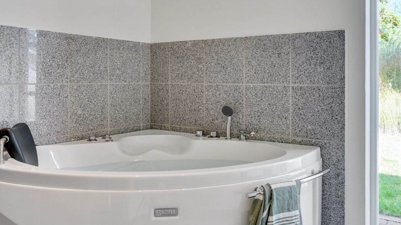 Photo of Bathroom in Hou