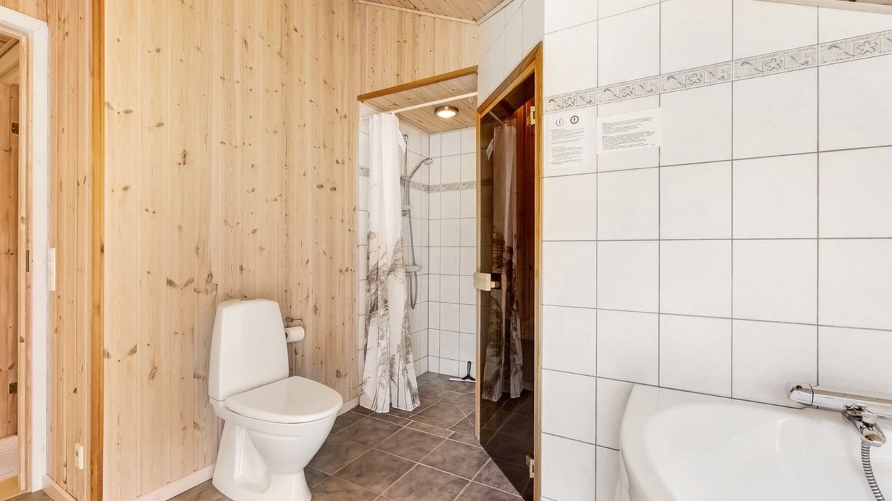 Photo of Bathroom in Hou