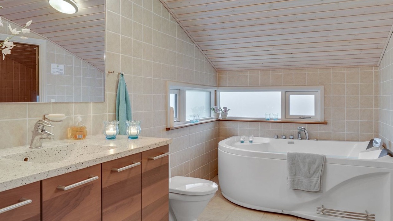 Photo of Bathroom in Hou