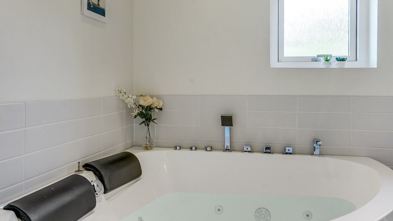 Photo of Bathroom in Hou
