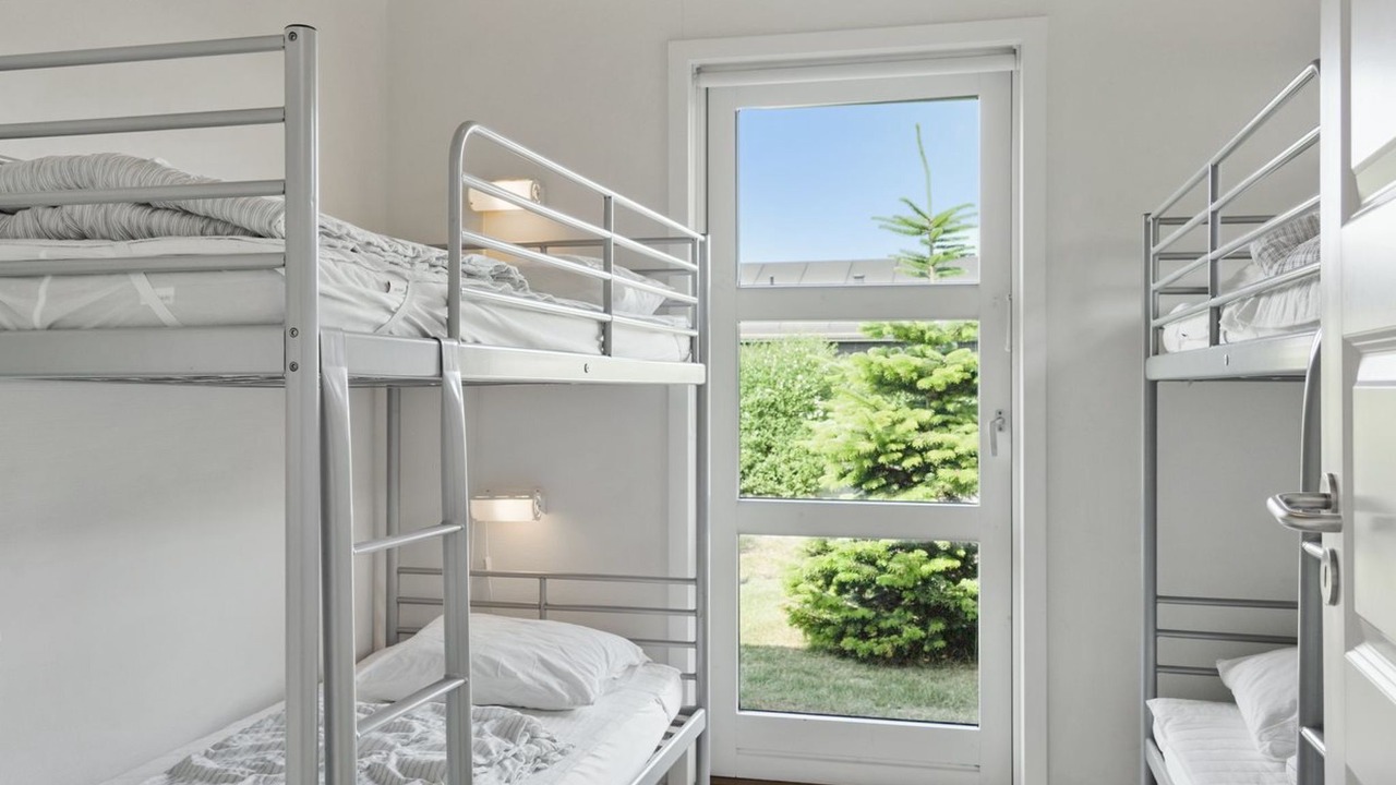 Photo of Others in Hou