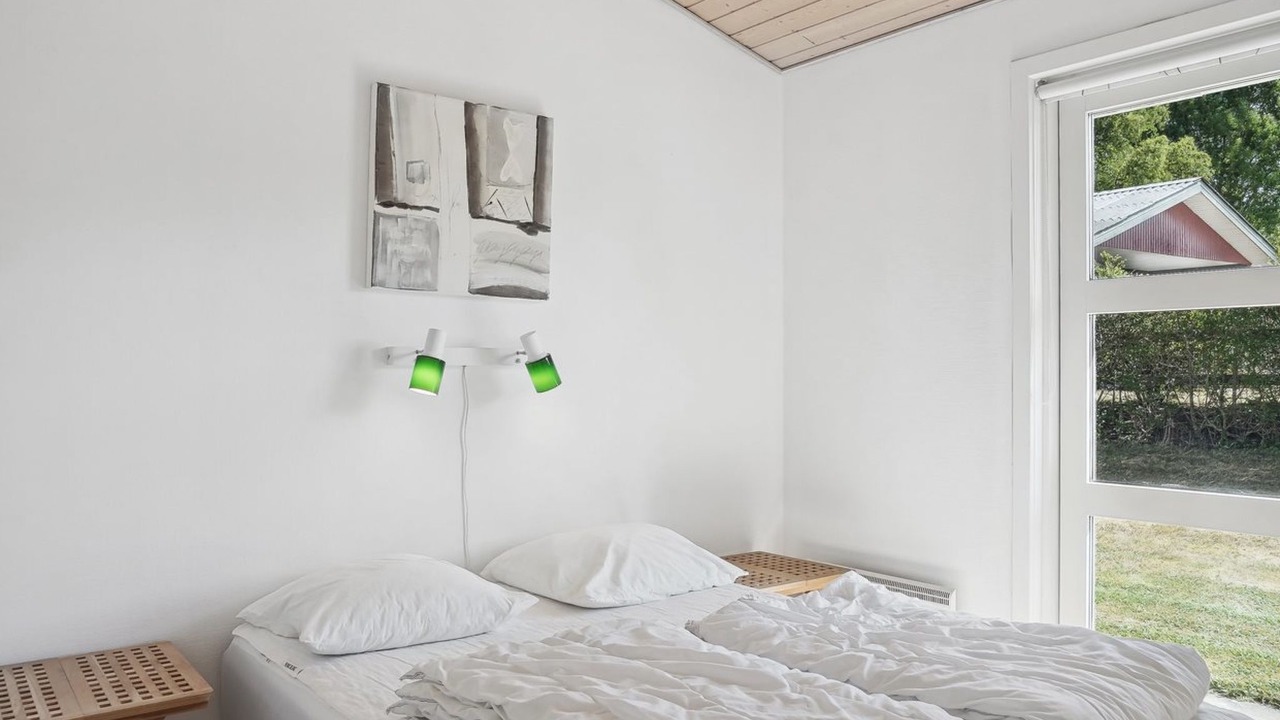 Photo of Others in Hou