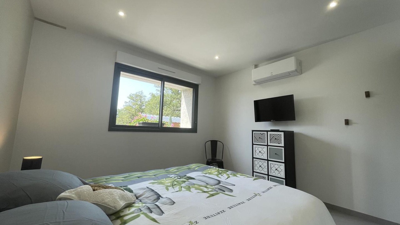 Photo of Bedroom in Couzon