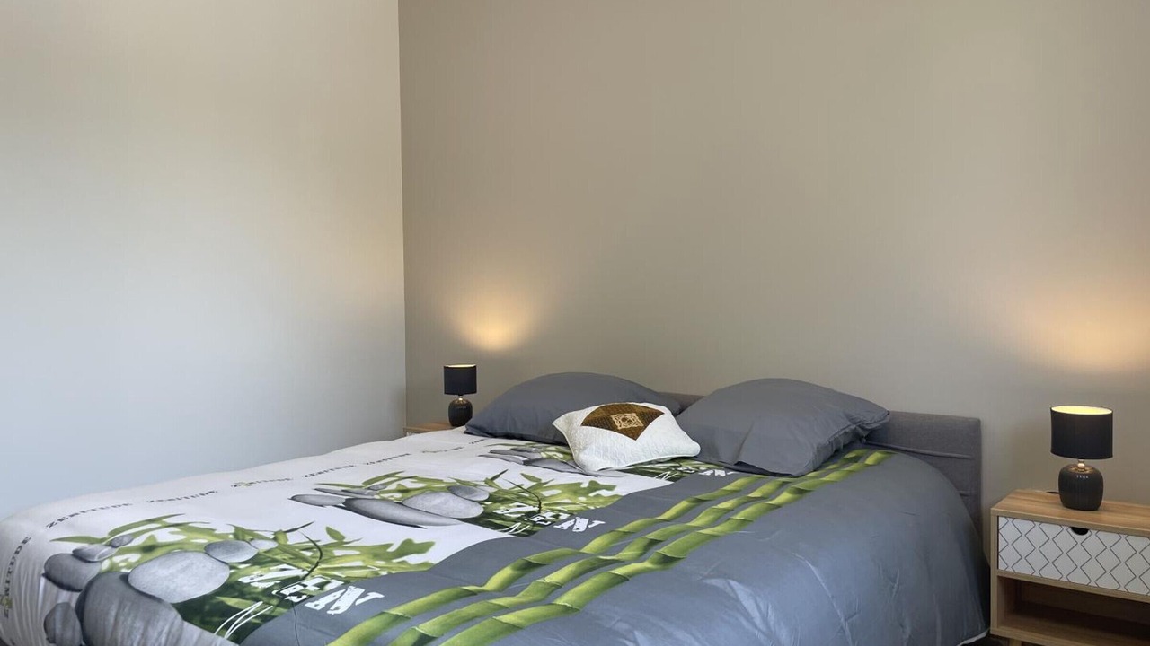 Photo of Bedroom in Couzon