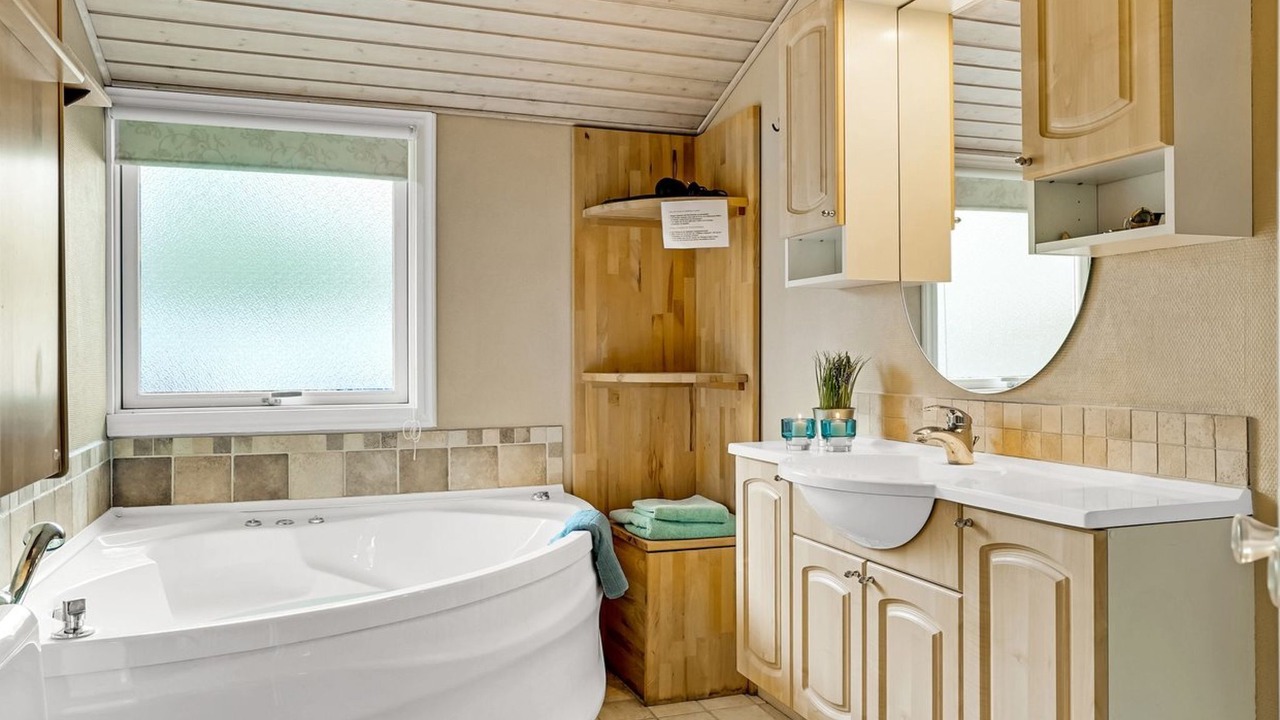 Photo of Bathroom in Hou