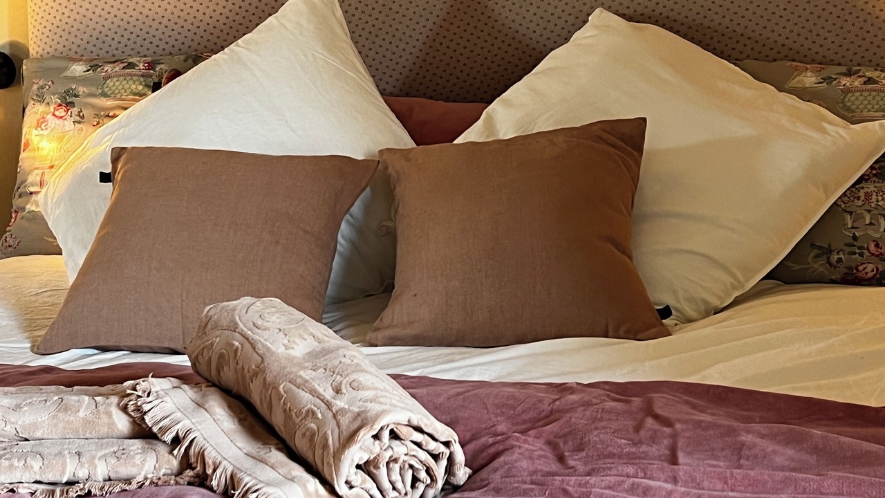 Photo of Bedroom in Louresse-Rochemenier