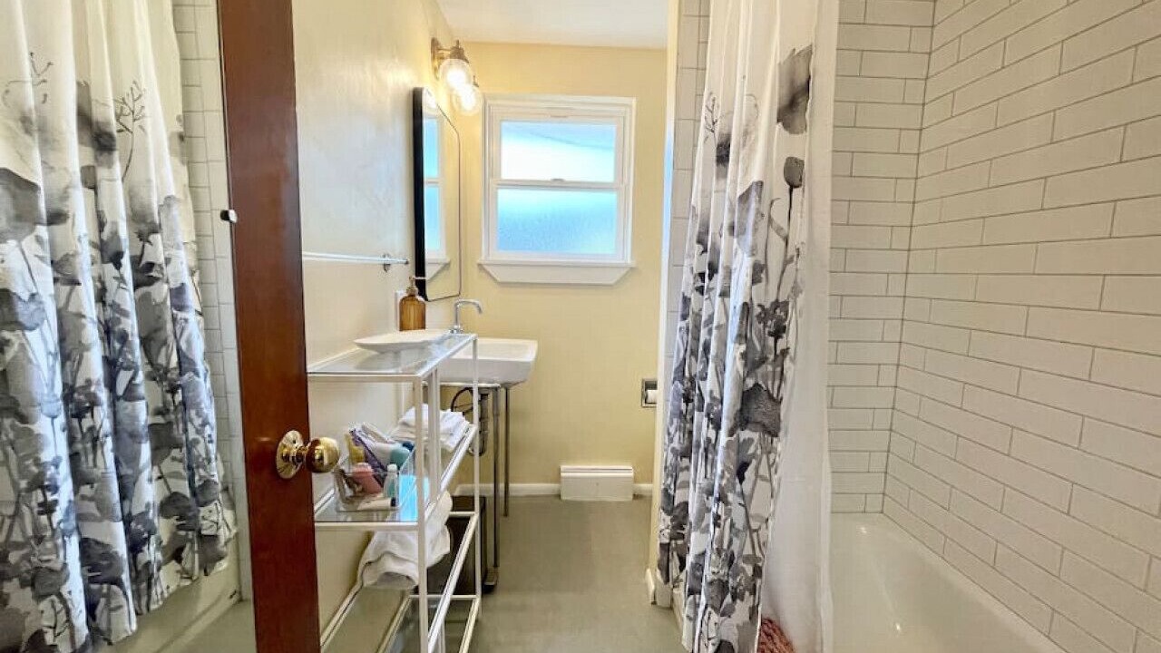 Photo of Bathroom in Fremont