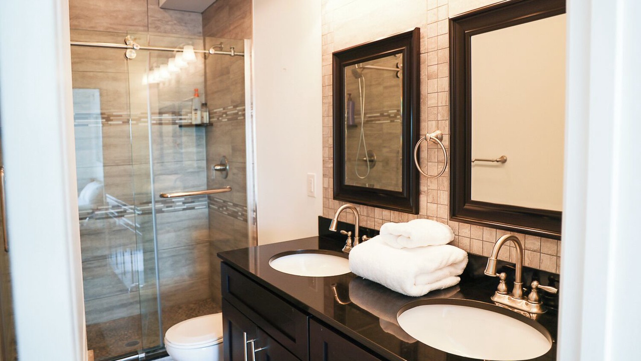 Photo of Bathroom in Point Breeze