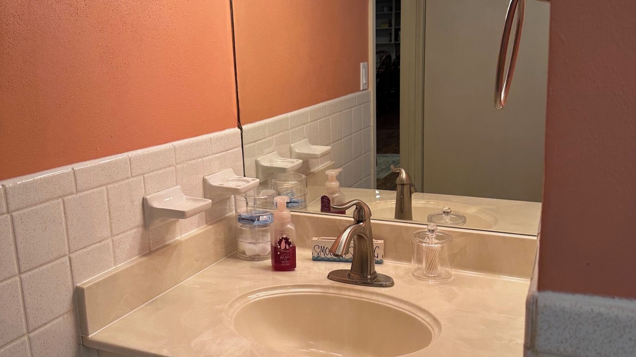 Photo of Bathroom in Whitehouse