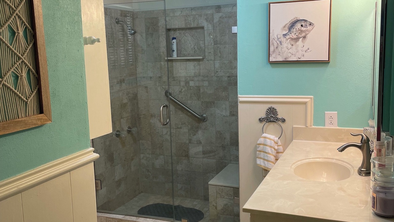 Photo of Bathroom in Whitehouse