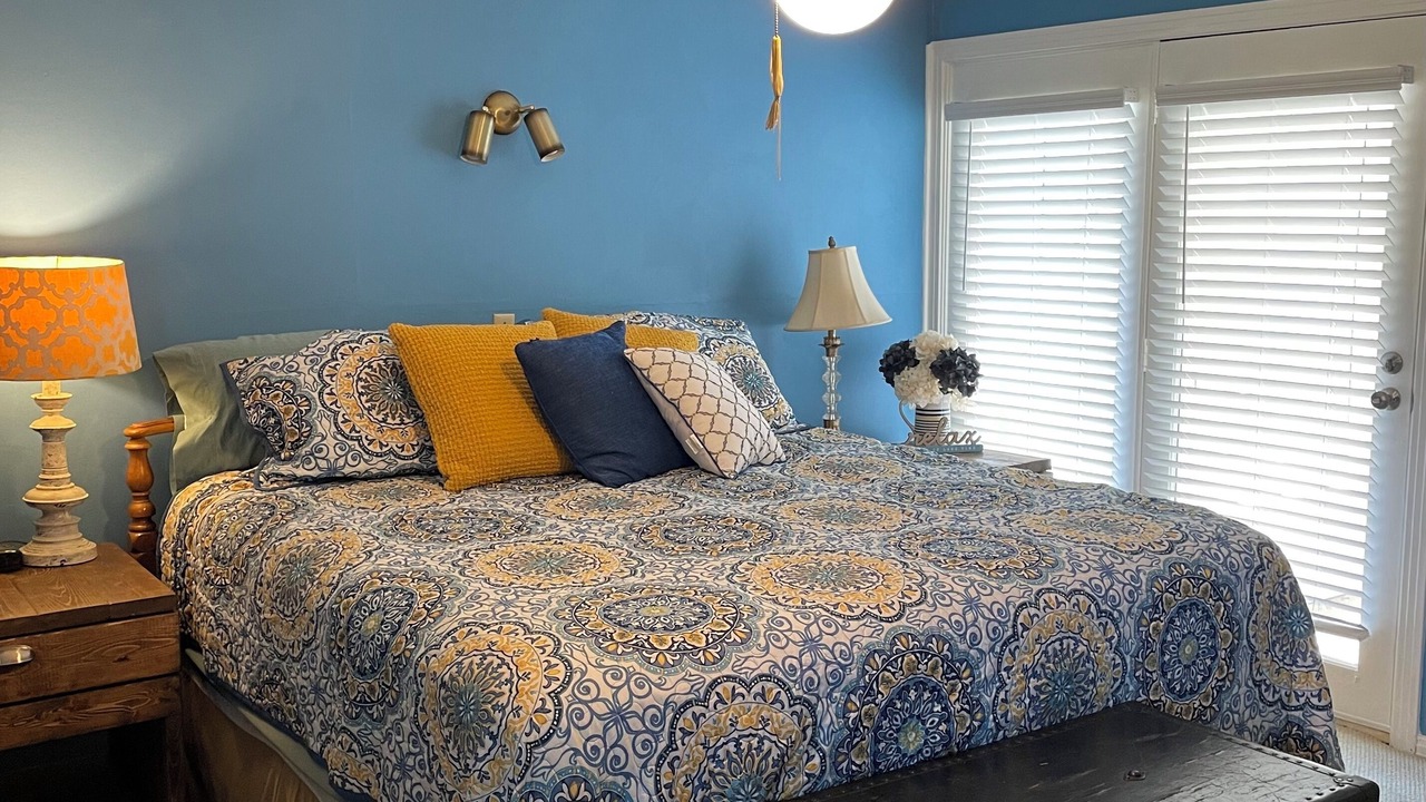 Photo of Bedroom in Whitehouse