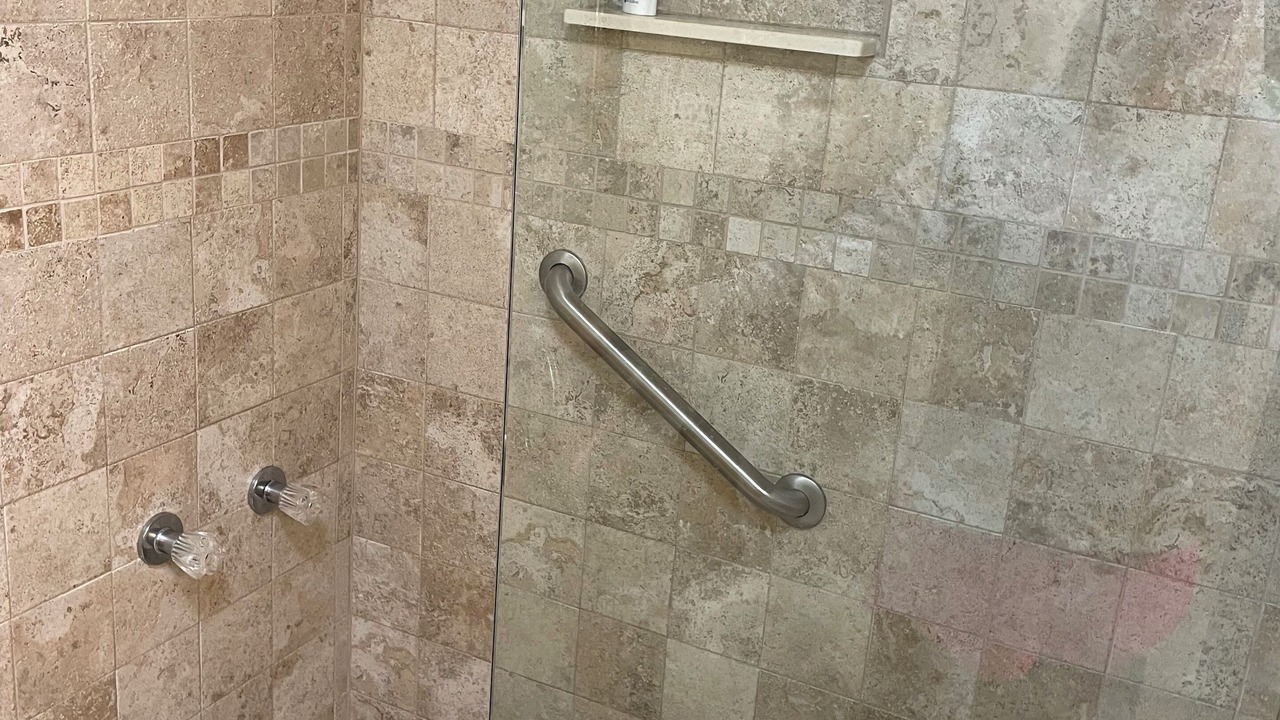 Photo of Bathroom in Whitehouse