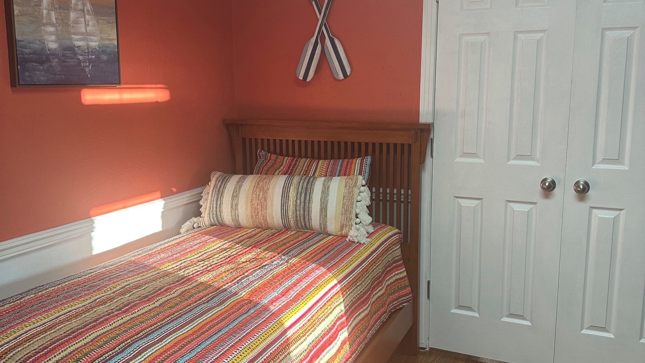 Photo of Bedroom in Whitehouse