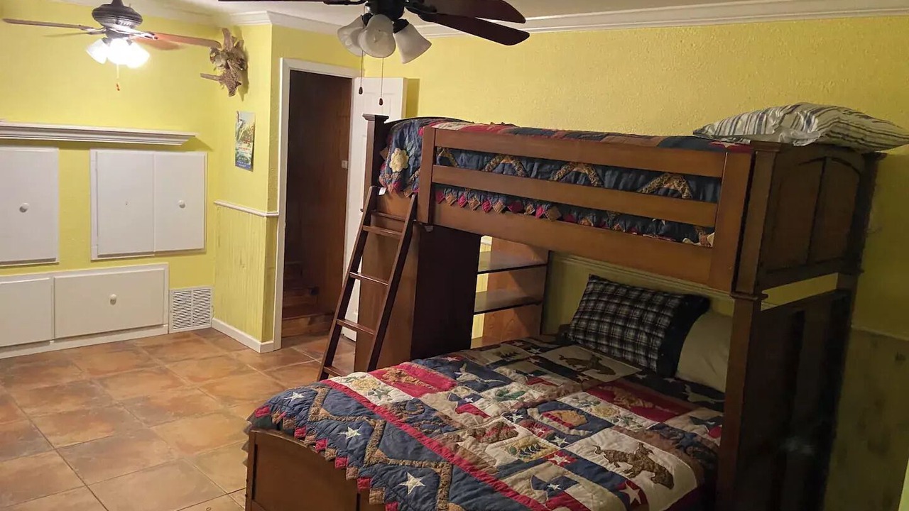 Photo of Bedroom in Cayuga