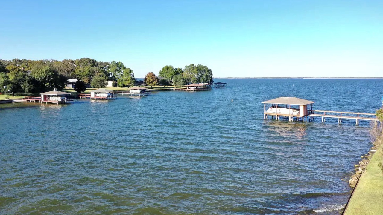 Photo of Others in Cayuga