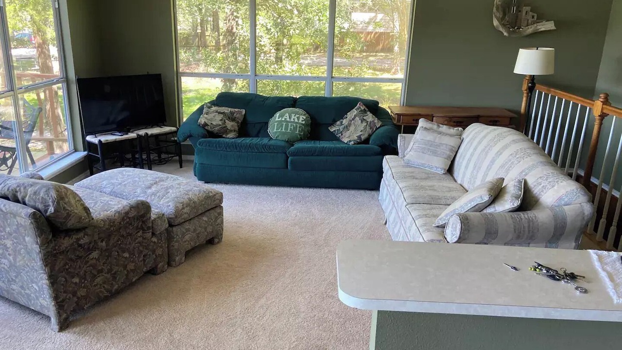 Photo of Livingroom in Cayuga