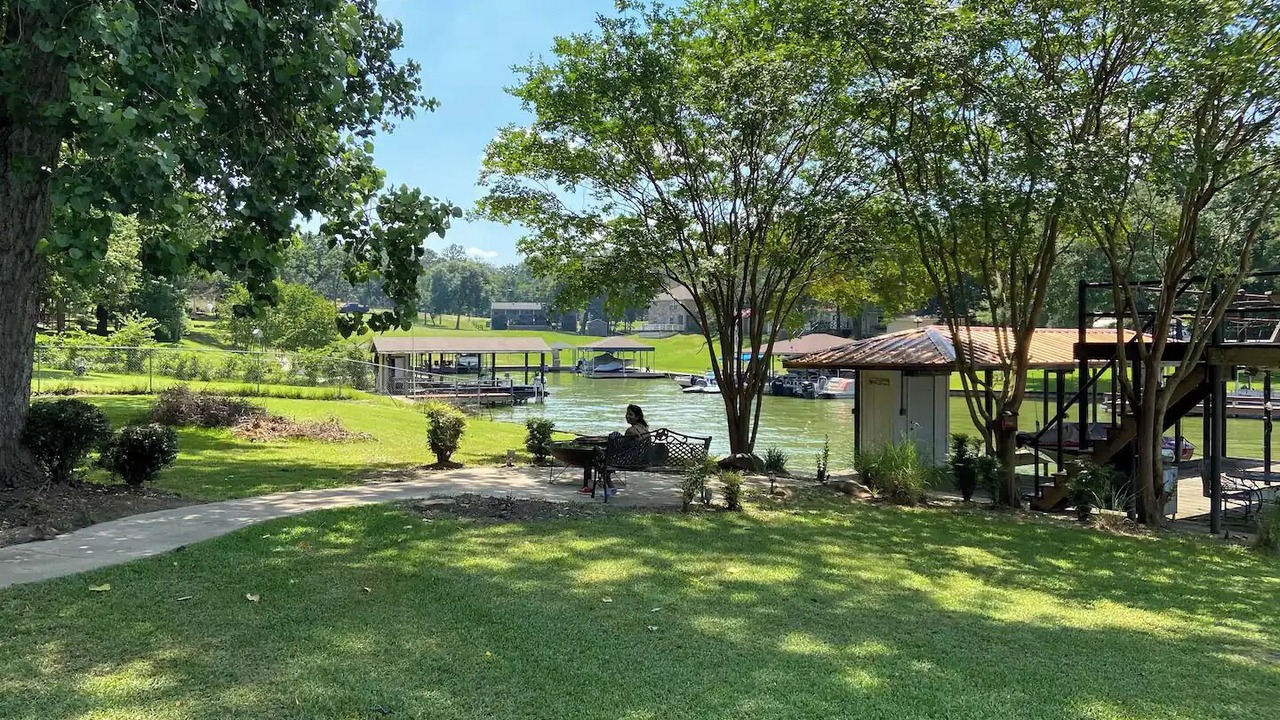 Photo of Outdoor in Cayuga