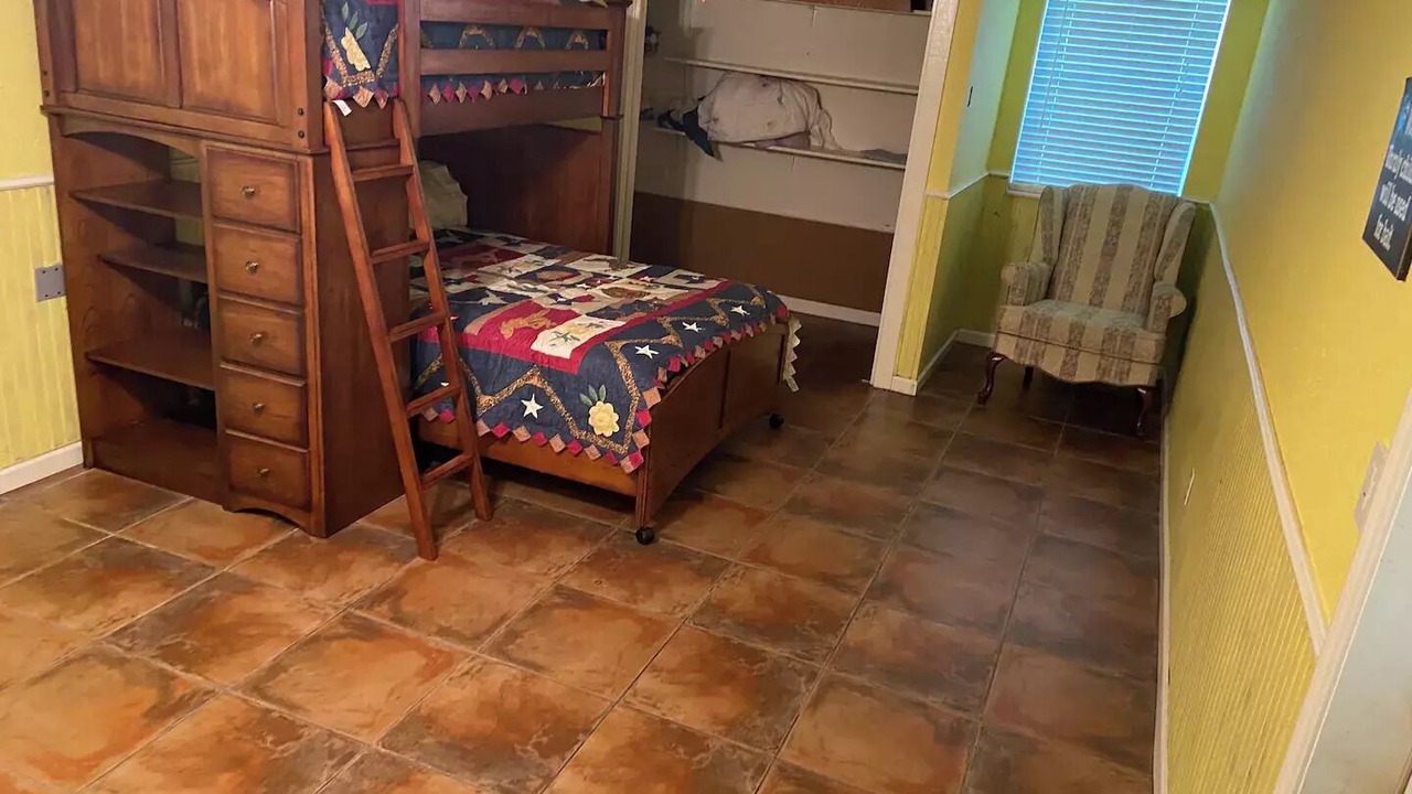Photo of Bedroom in Cayuga